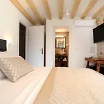Teuta Gostinjska kuća 3*