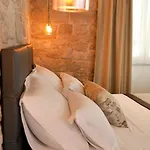 Gostinjska kuća Teuta 3*