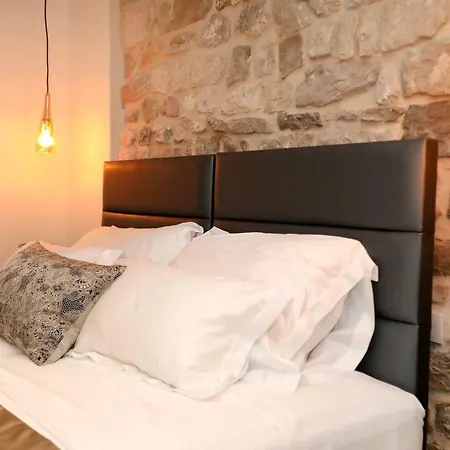 Gostinjska kuća Teuta 3*