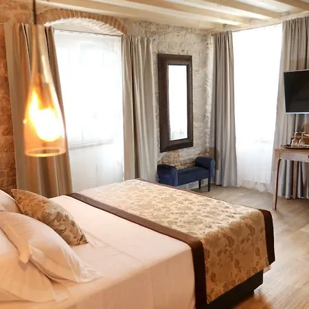 Pensjonat Teuta Trogir
