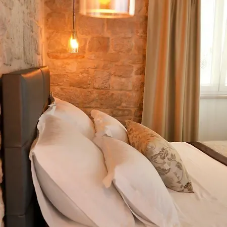 Guest house Teuta 3*