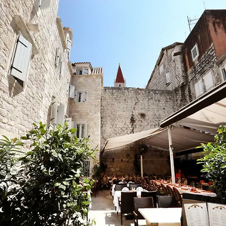 Pensjonat Teuta Trogir