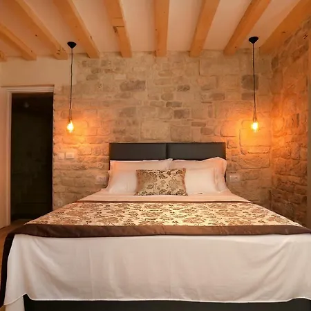 Teuta Πανσιόν