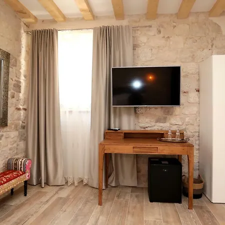 Teuta 3*