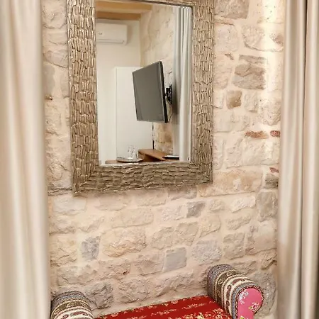 Teuta Πανσιόν