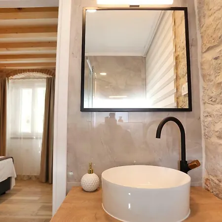 Teuta Πανσιόν