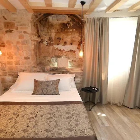 Teuta Casa de hóspedes