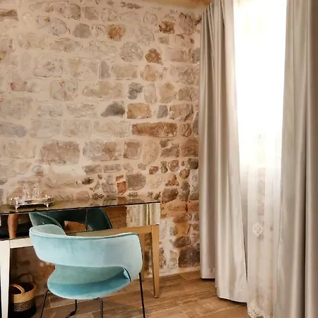 Πανσιόν Teuta 3*